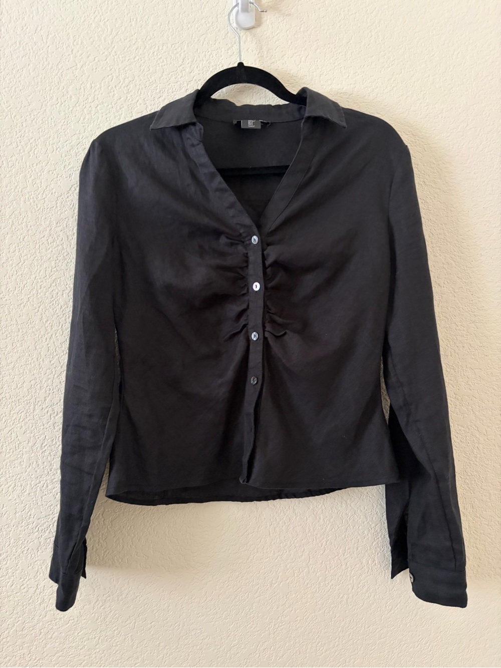 Tahari Black Linen Long-Sleeve Button Down Shirt with Ruched Front